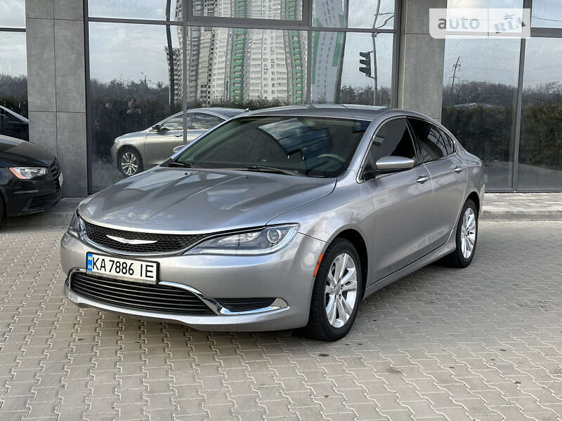 Седан Chrysler 200 2016 в Киеве