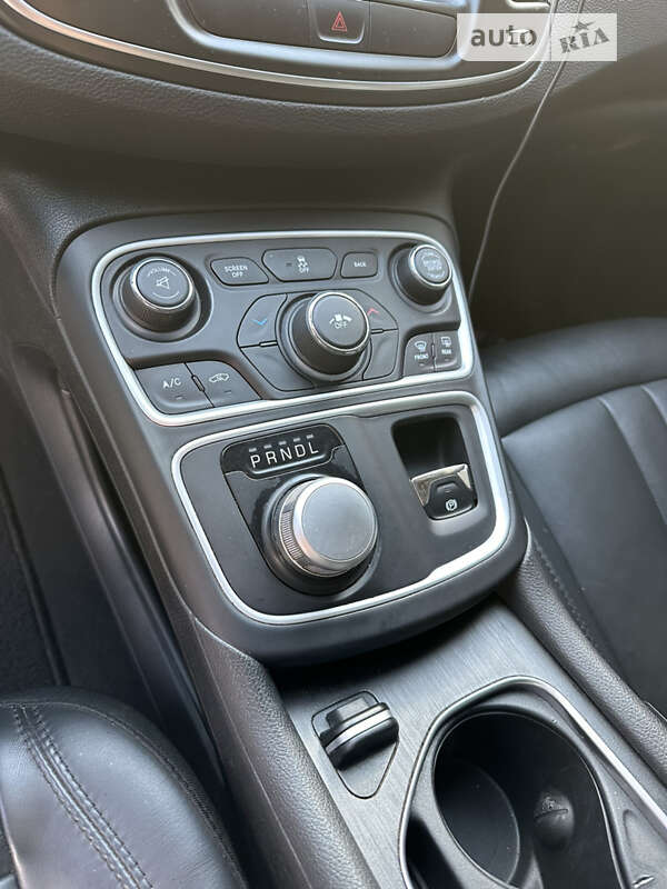 Седан Chrysler 200 2016 в Киеве