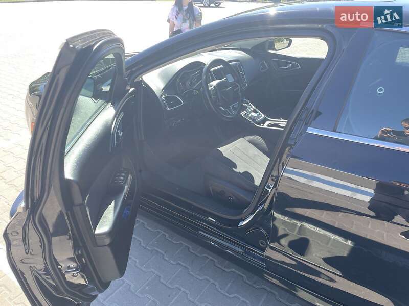 Седан Chrysler 200 2014 в Чернігові