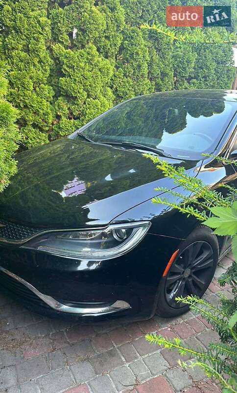Седан Chrysler 200 2015 в Киеве