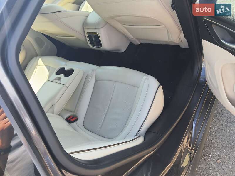 Седан Chrysler 200 2015 в Киеве