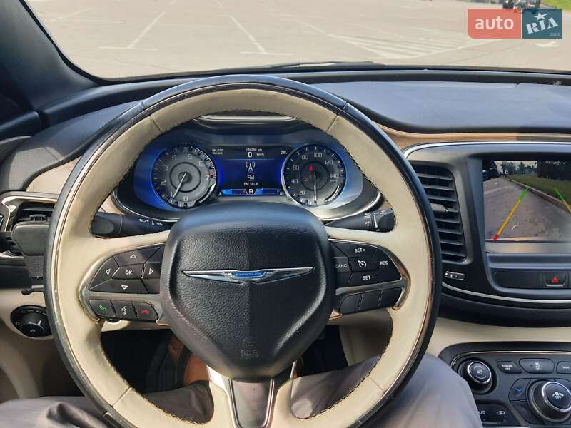 Седан Chrysler 200 2015 в Киеве