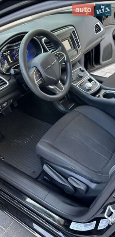 Седан Chrysler 200 2015 в Шепетовке