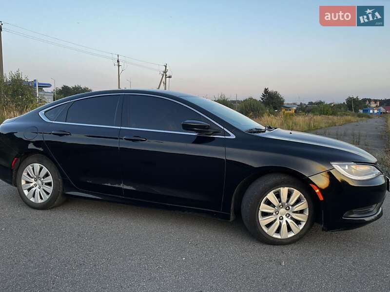 Седан Chrysler 200 2015 в Шепетовке