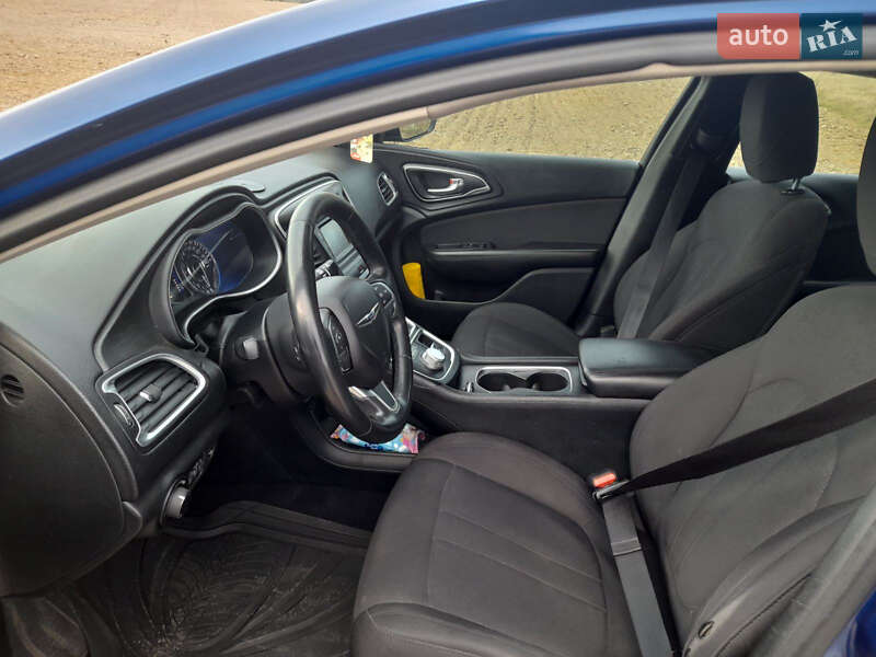 Хэтчбек Chrysler 200 2015 в Радомышле