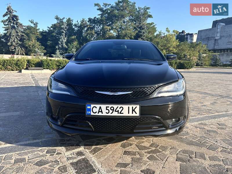 Седан Chrysler 200 2015 в Черкасах