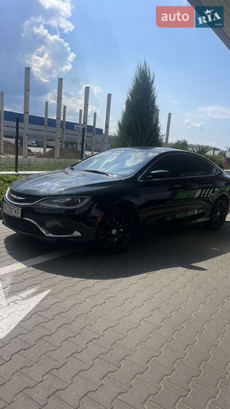 Седан Chrysler 200 2015 в Киеве