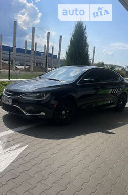 Седан Chrysler 200 2015 в Киеве