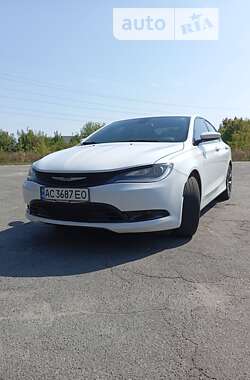 Седан Chrysler 200 2015 в Володимир-Волинському