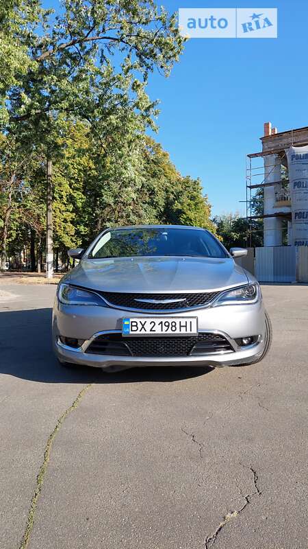 Седан Chrysler 200 2015 в Києві