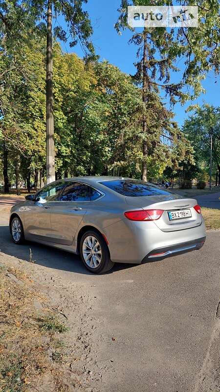 Седан Chrysler 200 2015 в Києві