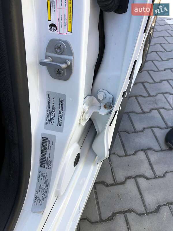 Седан Chrysler 200 2015 в Одессе