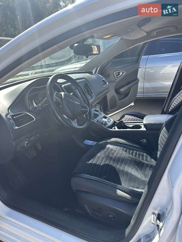 Седан Chrysler 200 2014 в Сумах