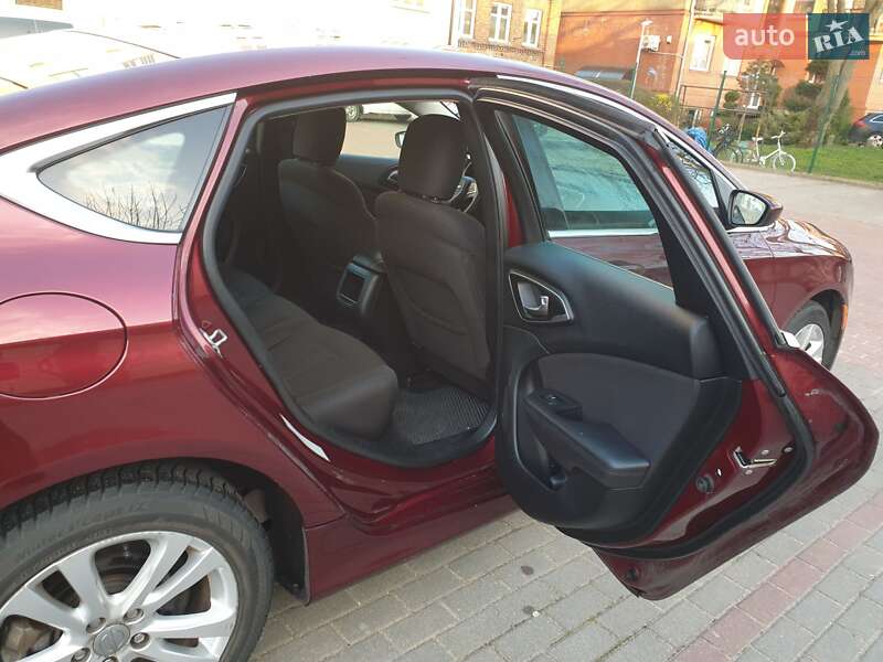 Седан Chrysler 200 2015 в Чернигове