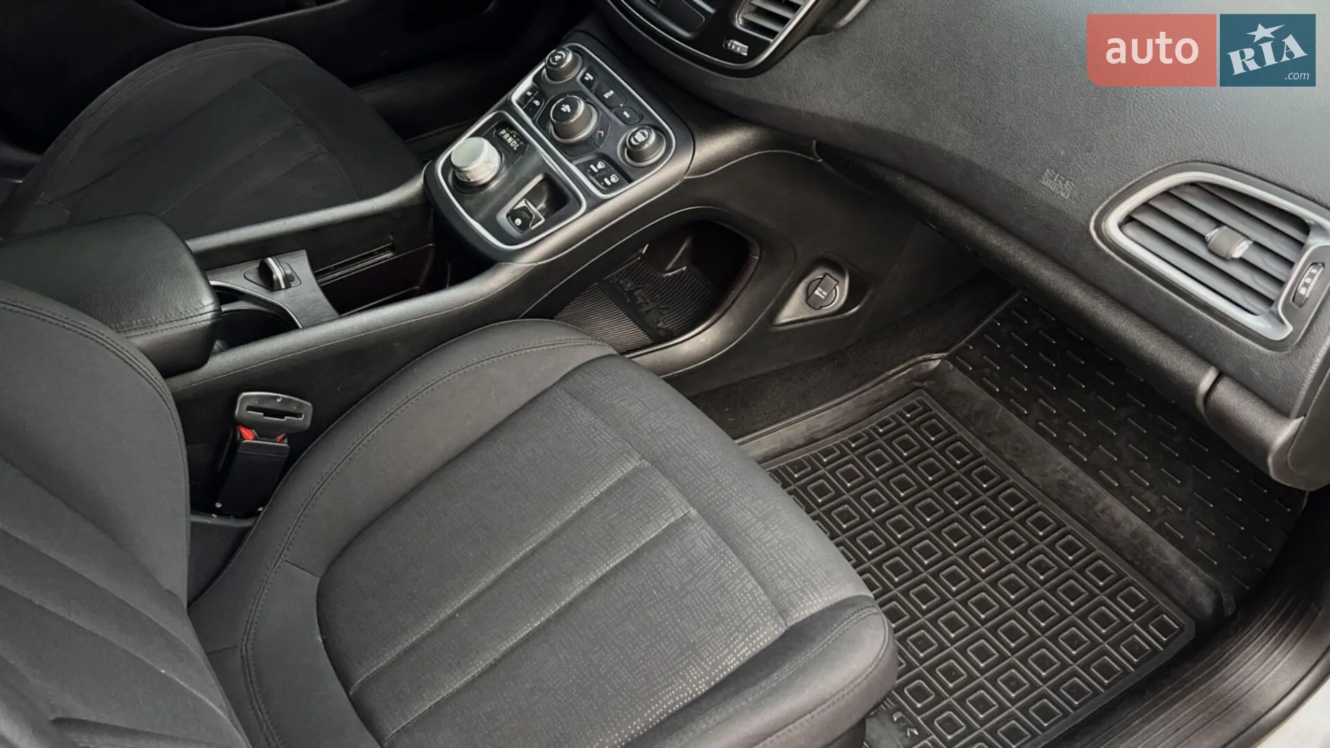 2015 Chrysler 200 - мініатюра 27