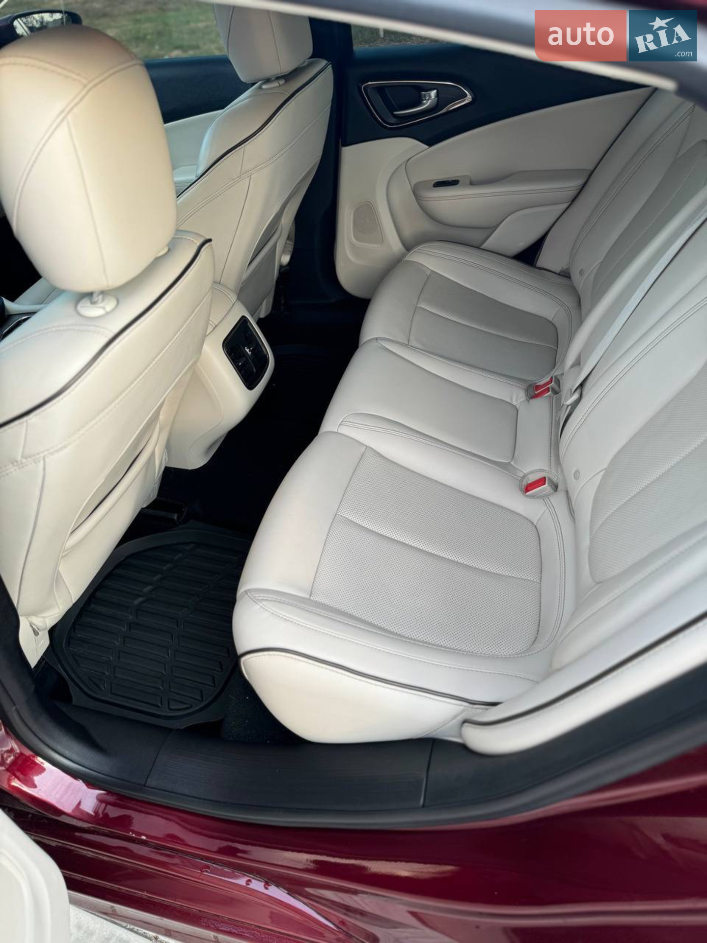 2015 Chrysler 200 - мініатюра 10