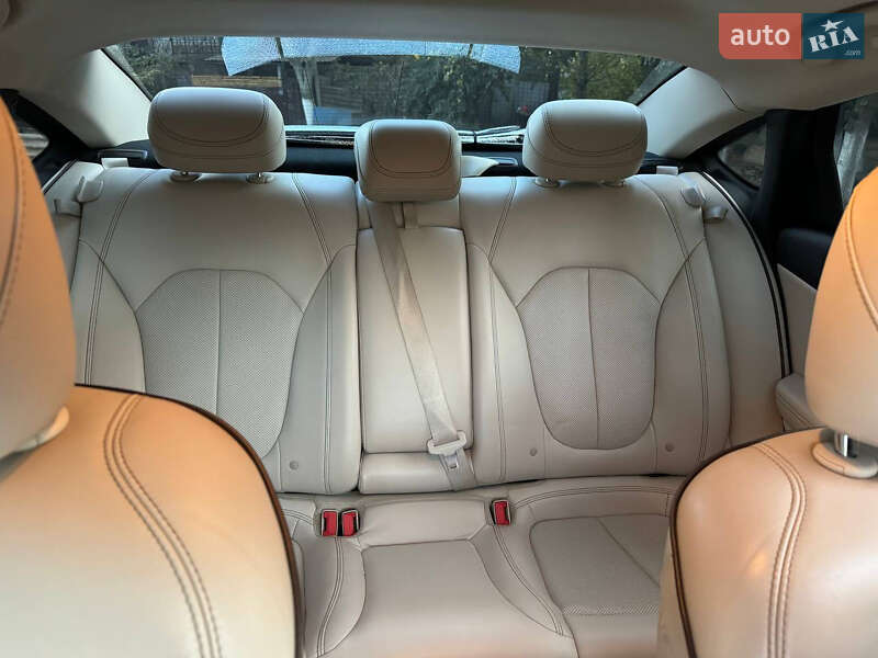 Седан Chrysler 200 2015 в Кривом Роге