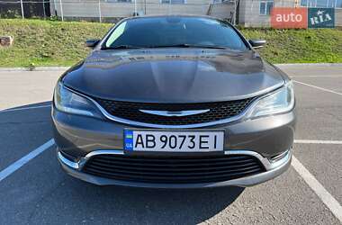 Седан Chrysler 200 2015 в Виннице