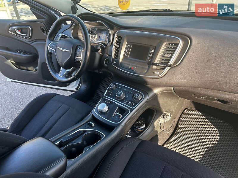 Седан Chrysler 200 2014 в Киеве фото 20 Седан Chrysler 200 2014 в Киеве