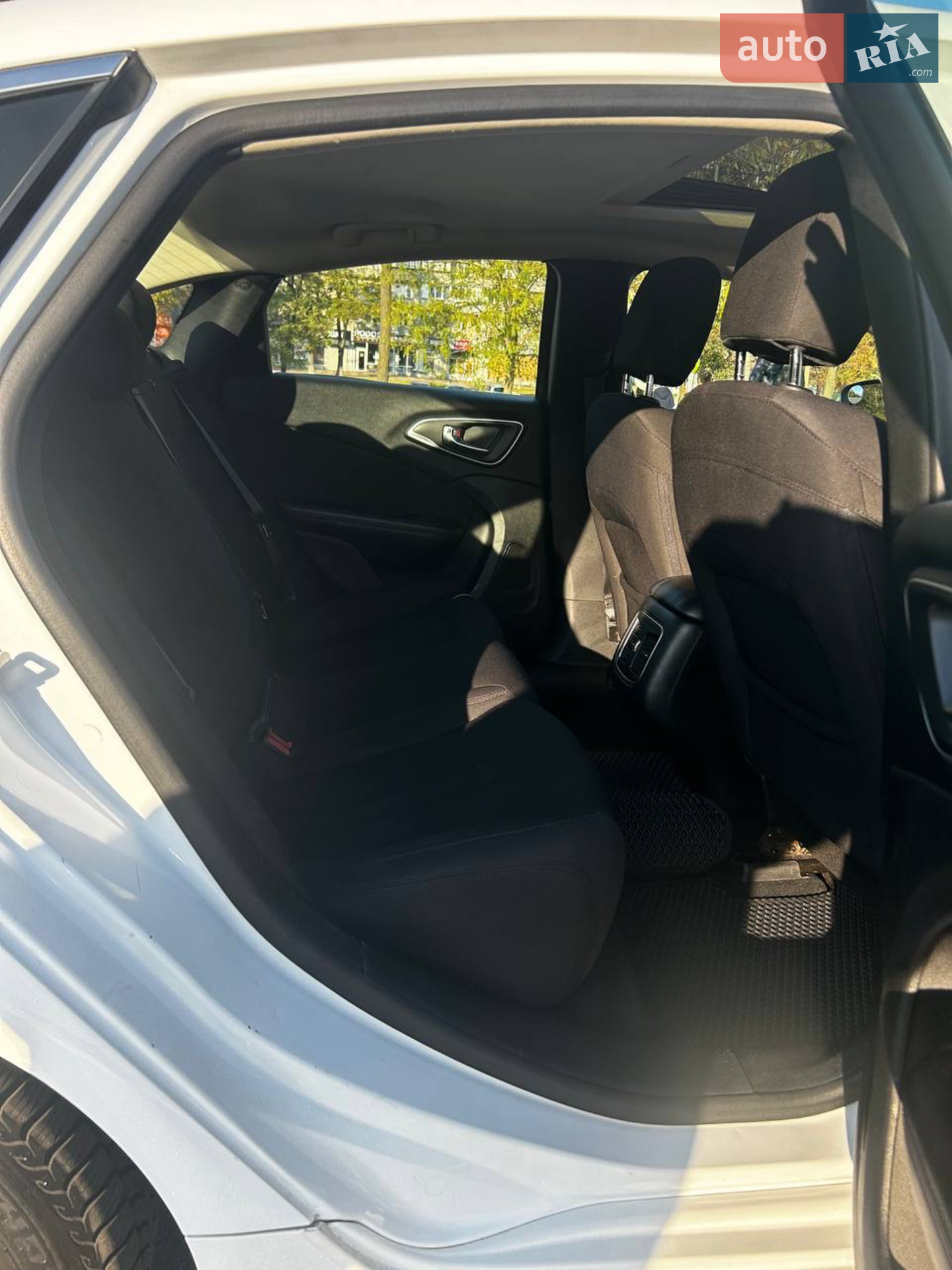 2014 Chrysler 200 - мініатюра 25