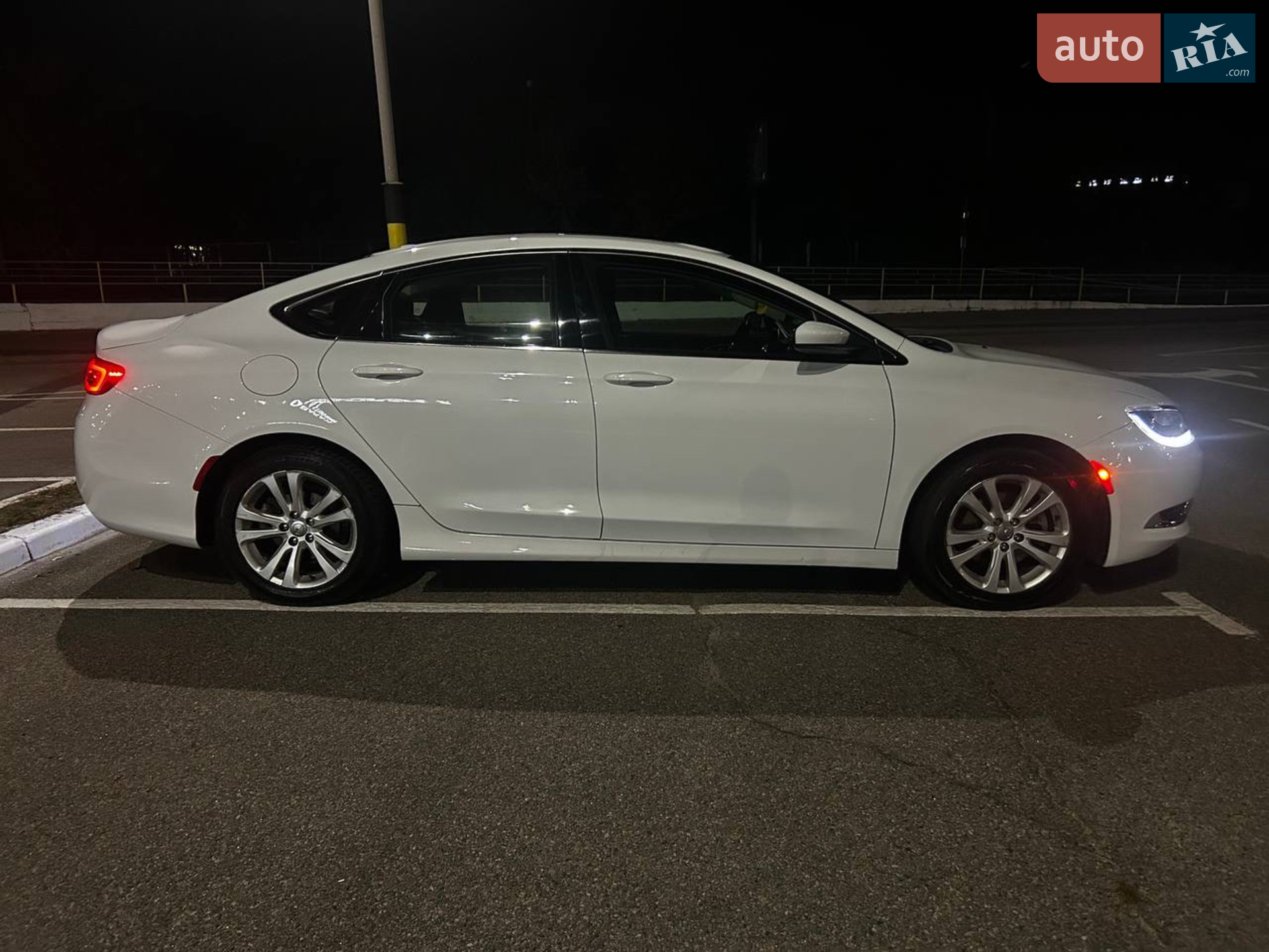 2014 Chrysler 200 - мініатюра 31