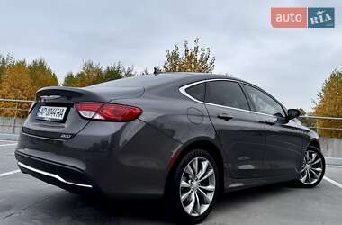 Седан Chrysler 200 2016 в Киеве