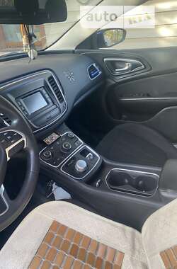 Седан Chrysler 200 2015 в Кривом Роге