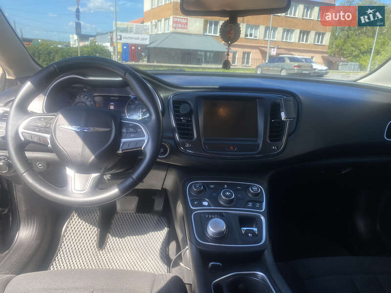 Седан Chrysler 200 2015 в Вінниці