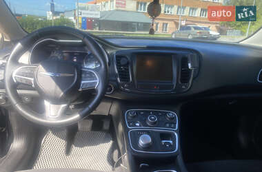 Седан Chrysler 200 2015 в 