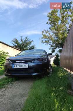 Седан Chrysler 200 2015 в 