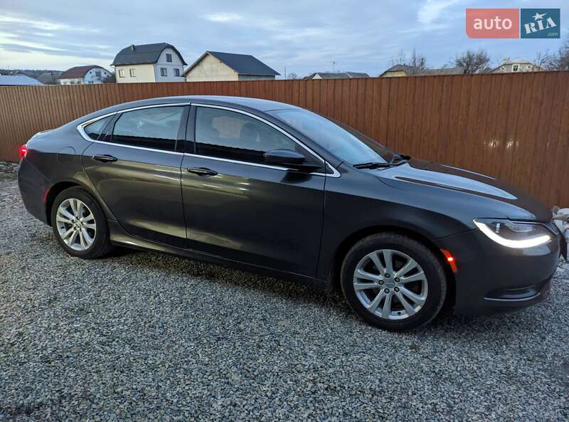 Седан Chrysler 200 2015 в Ивано-Франковске