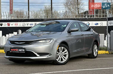 Седан Chrysler 200 2015 в Киеве