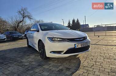 Седан Chrysler 200 2015 в Снятині