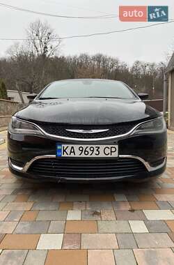 Седан Chrysler 200 2015 в Тетієві