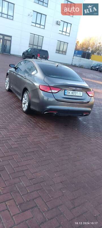Седан Chrysler 200 2016 в Рівному