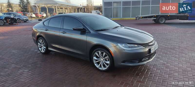 Седан Chrysler 200 2016 в Рівному