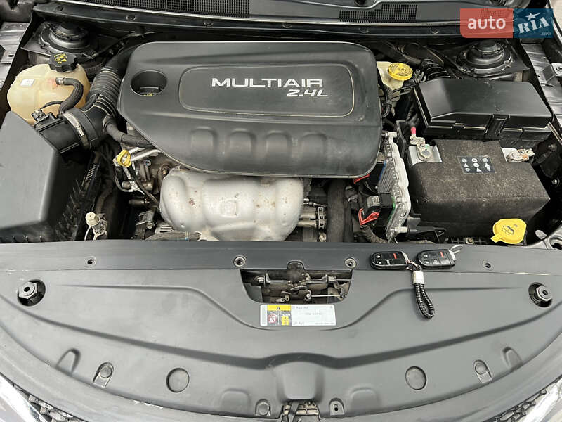 Седан Chrysler 200 2014 в Чернигове