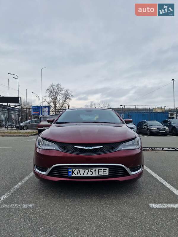 Седан Chrysler 200 2015 в Киеве