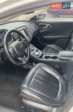 Седан Chrysler 200 2016 в 