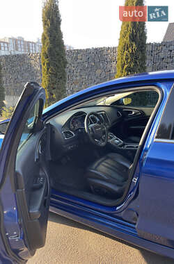 Седан Chrysler 200 2016 в Рівному