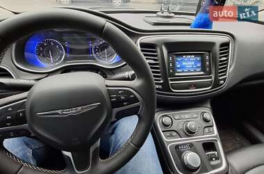 Седан Chrysler 200 2015 в 