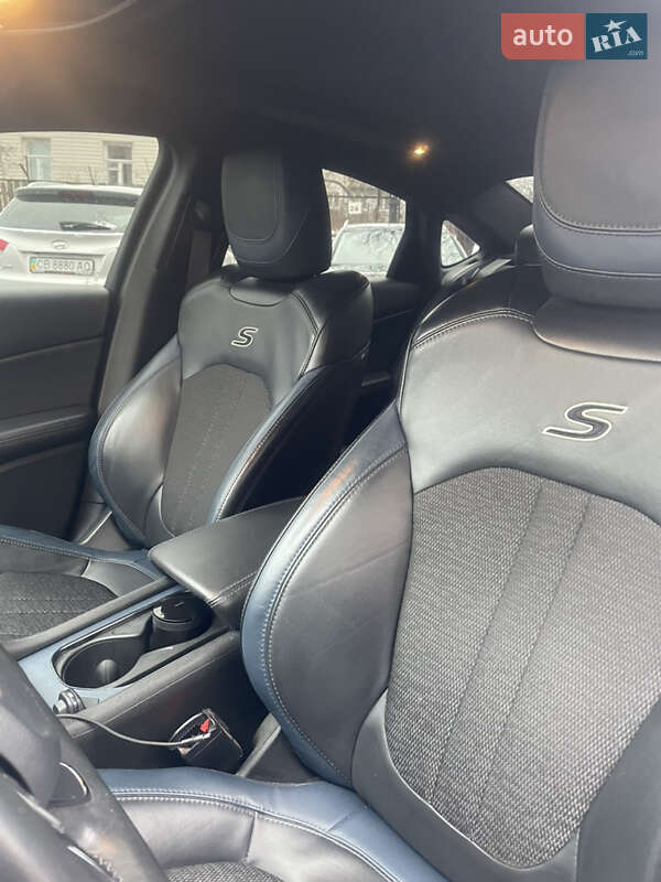 Седан Chrysler 200 2015 в Чернигове