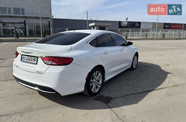 Седан Chrysler 200 2015 в 