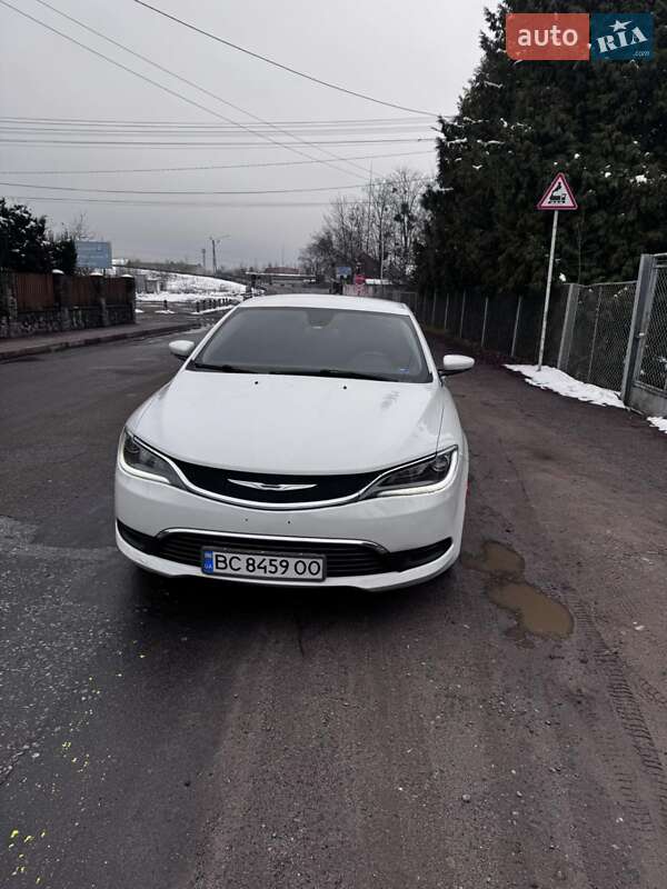 Седан Chrysler 200 2014 в Стрые