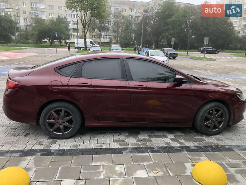 Седан Chrysler 200 2014 в Дрогобыче