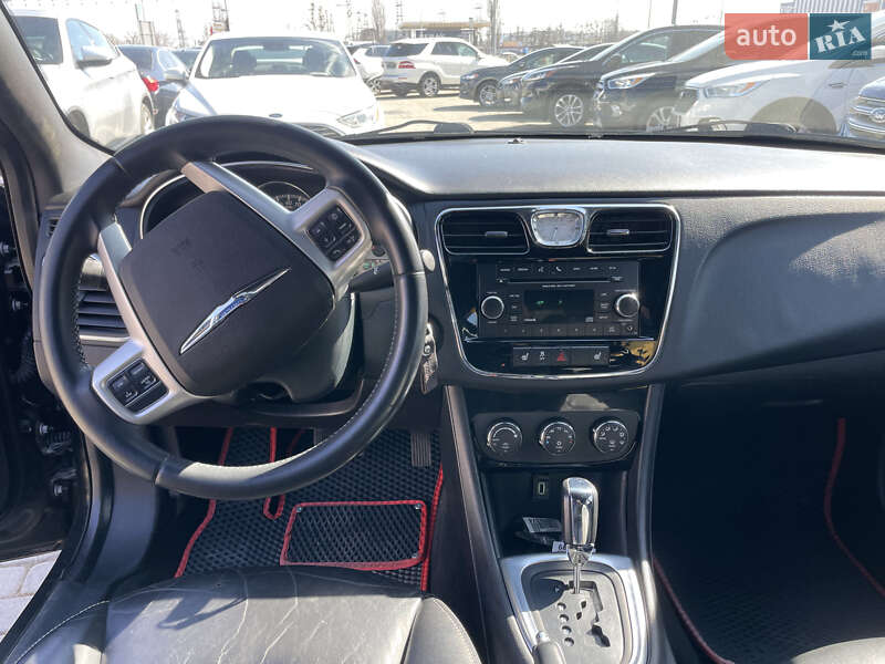 Седан Chrysler 200 2013 в Львове фото 8 Седан Chrysler 200 2013 в Львове