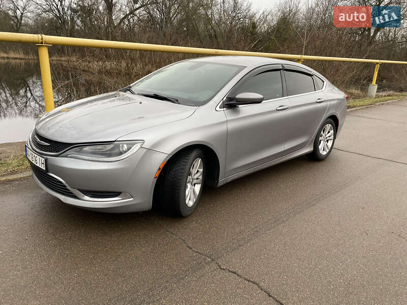 Седан Chrysler 200 2015 в 