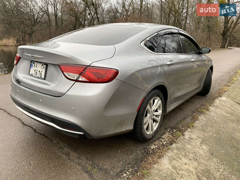 Седан Chrysler 200 2015 в Киеве