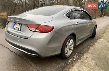 Седан Chrysler 200 2015 в 