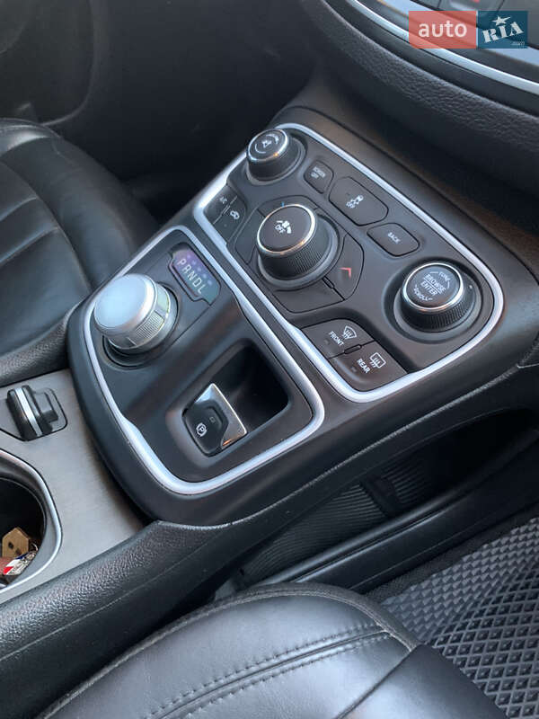 Седан Chrysler 200 2016 в Ивано-Франковске
